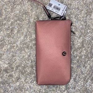 COPY - Lululemon Wristlet
